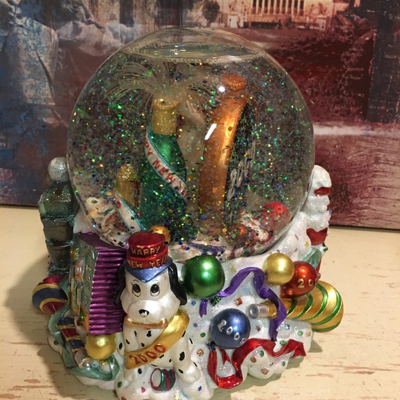 Christopher Radko Musical Snow Globe - Picture 7 of 12